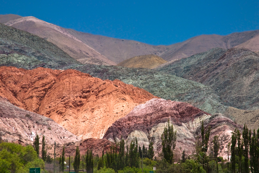 argentina-purmamarca-cerrodelossietecolores-panorama